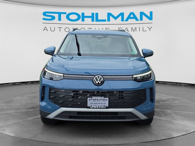Certified 2026 Volkswagen Tiguan SE w/ Panoramic Sunroof Package AWD/4WD image 2