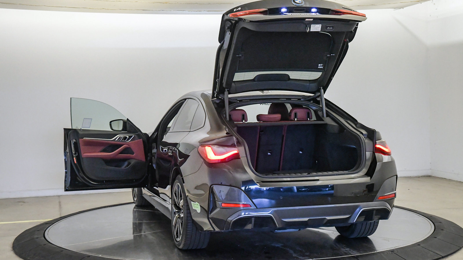 Certified 2023 BMW i4 eDrive40 w/ M Sport Package RWD image 25