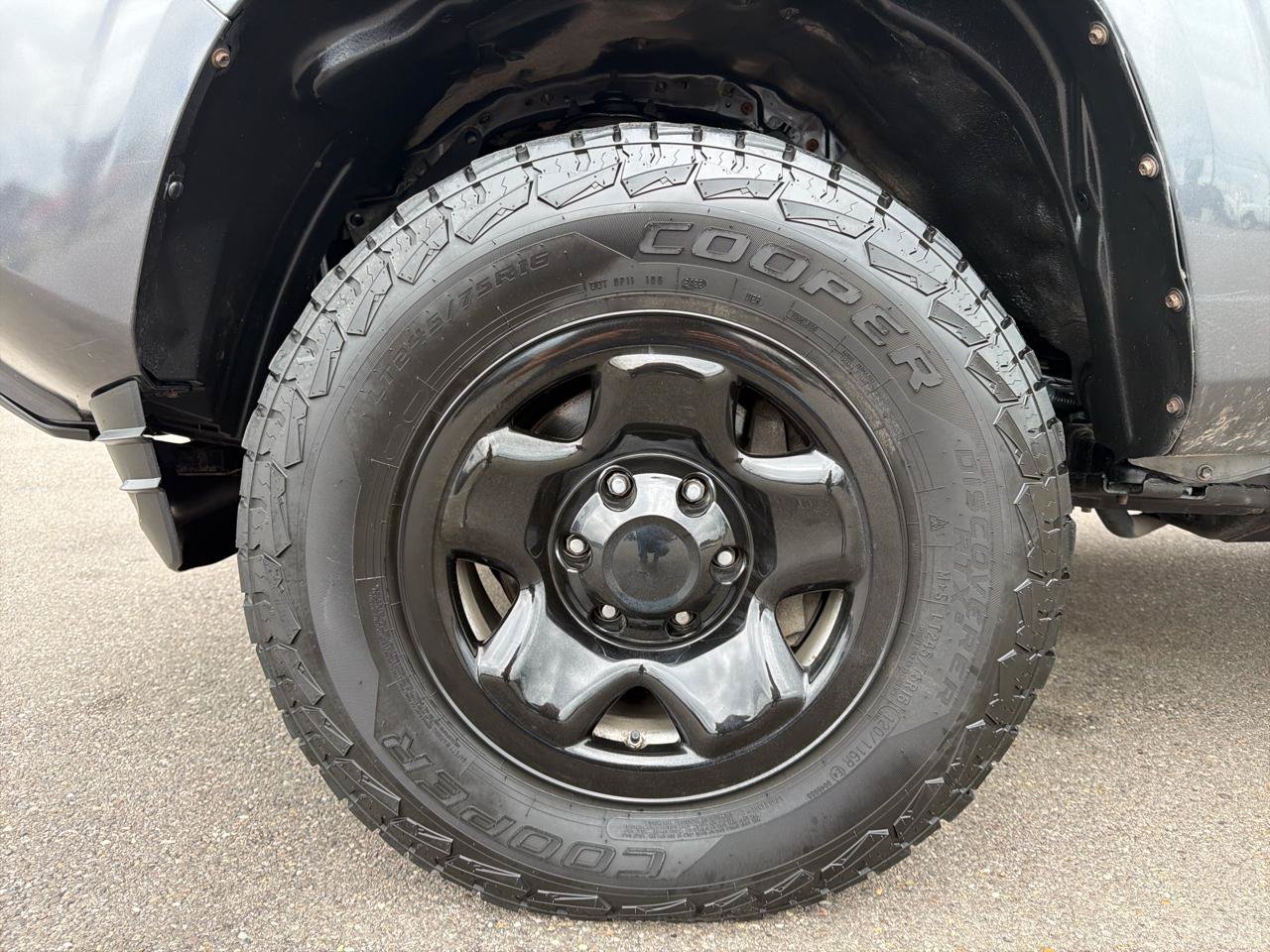Used 2021 Toyota Tacoma SR AWD/4WD image 23