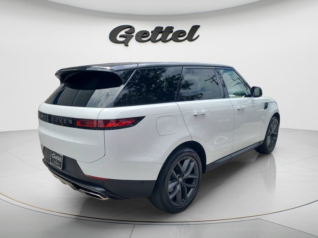 Used 2024 Land Rover Range Rover Sport SE AWD/4WD image 5