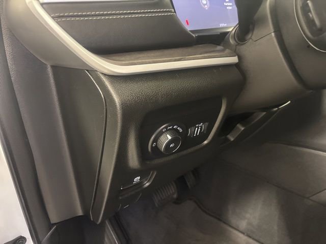 Certified 2023 Jeep Grand Cherokee Limited image 16