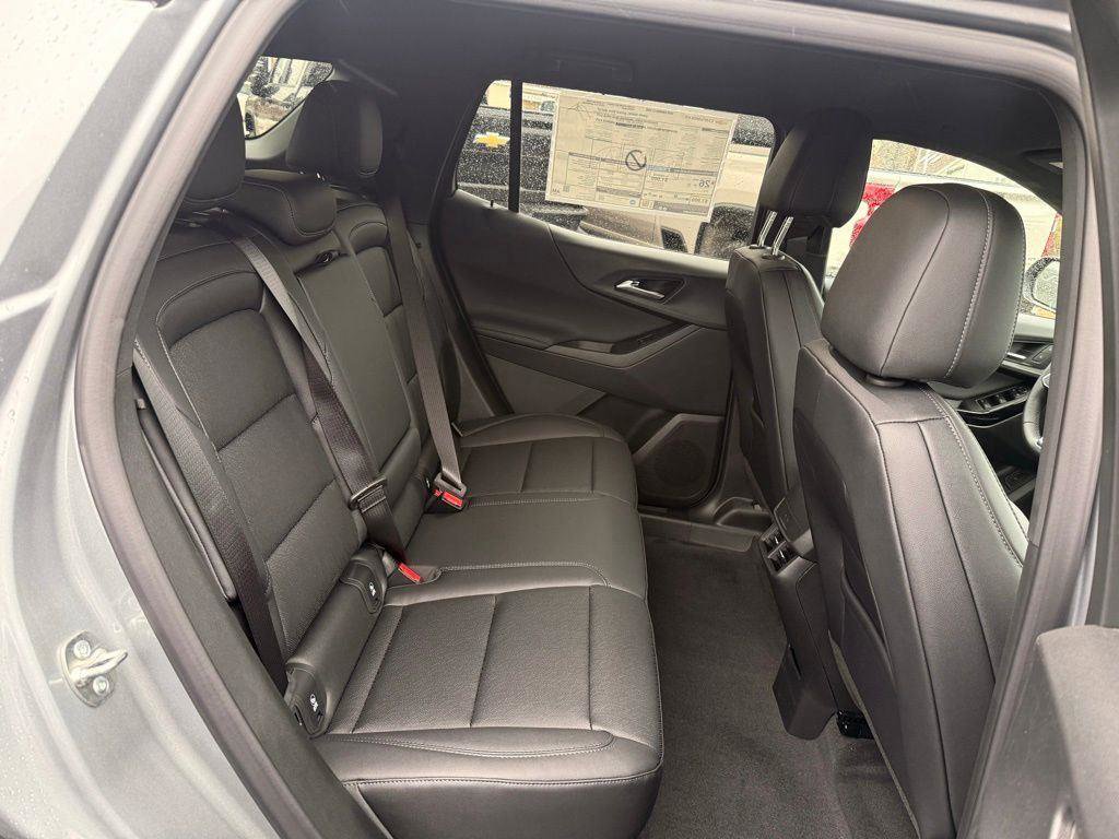 New 2026 Chevrolet Equinox LT w/ Convenience Package II image 17