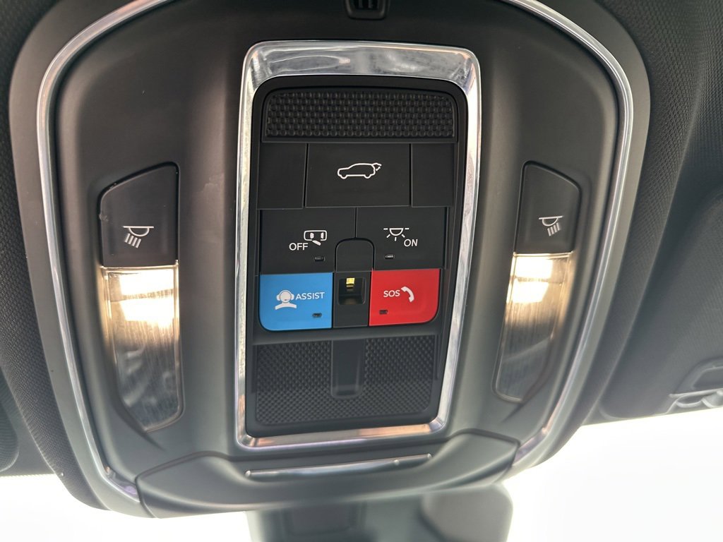 Used 2023 Jeep Grand Cherokee L Laredo image 31