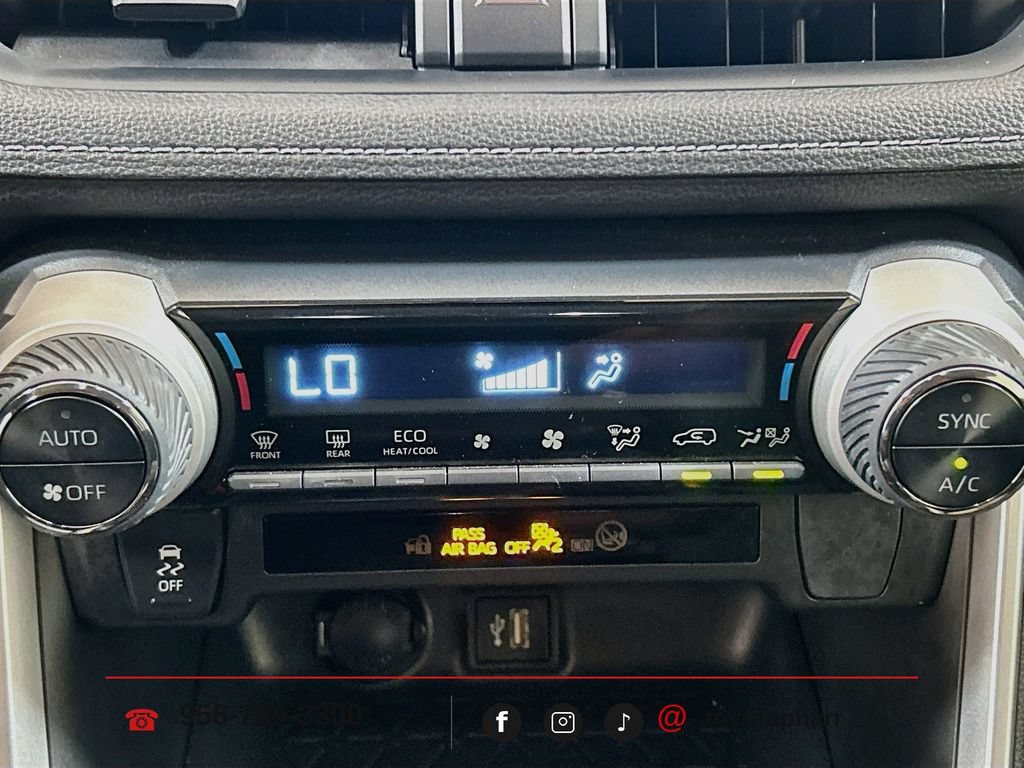 Used 2025 Toyota RAV4 LE AWD/4WD image 14
