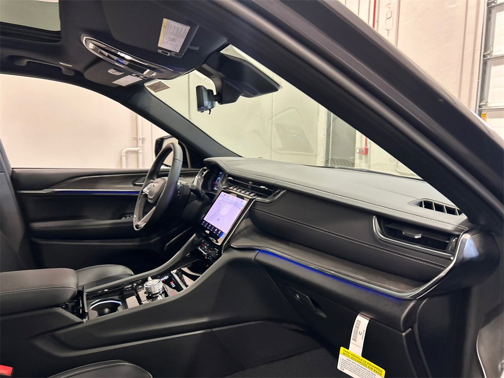 New 2025 Jeep Grand Cherokee Overland w/ Adv Protech Group III image 35