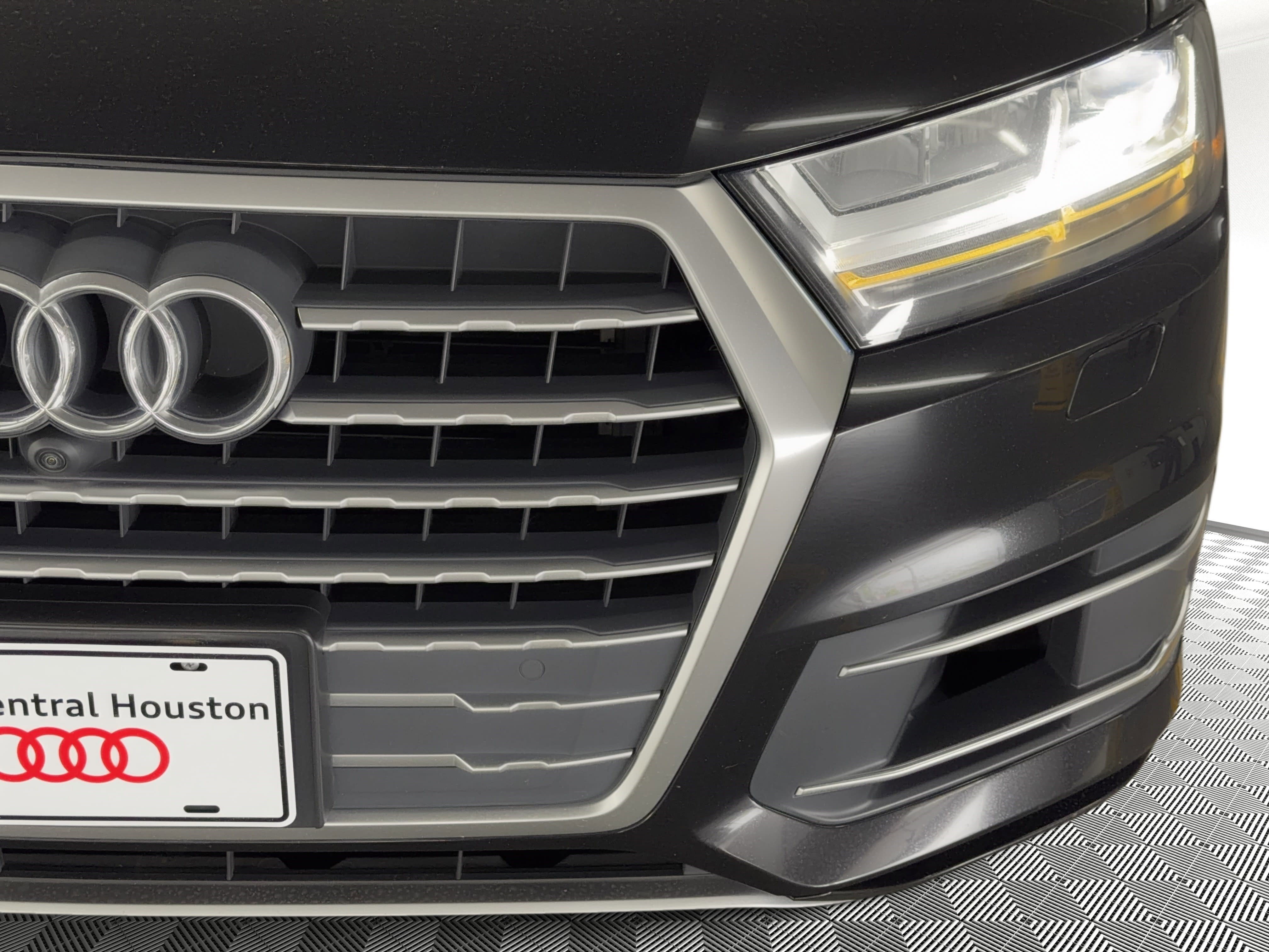 Used 2019 Audi Q7 3.0T Premium Plus w/ Premium Plus Package AWD/4WD image 11