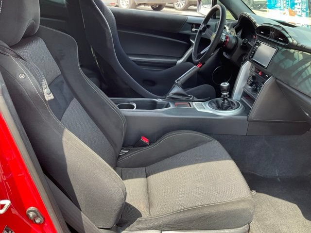 Used 2017 Toyota 86 RWD image 18