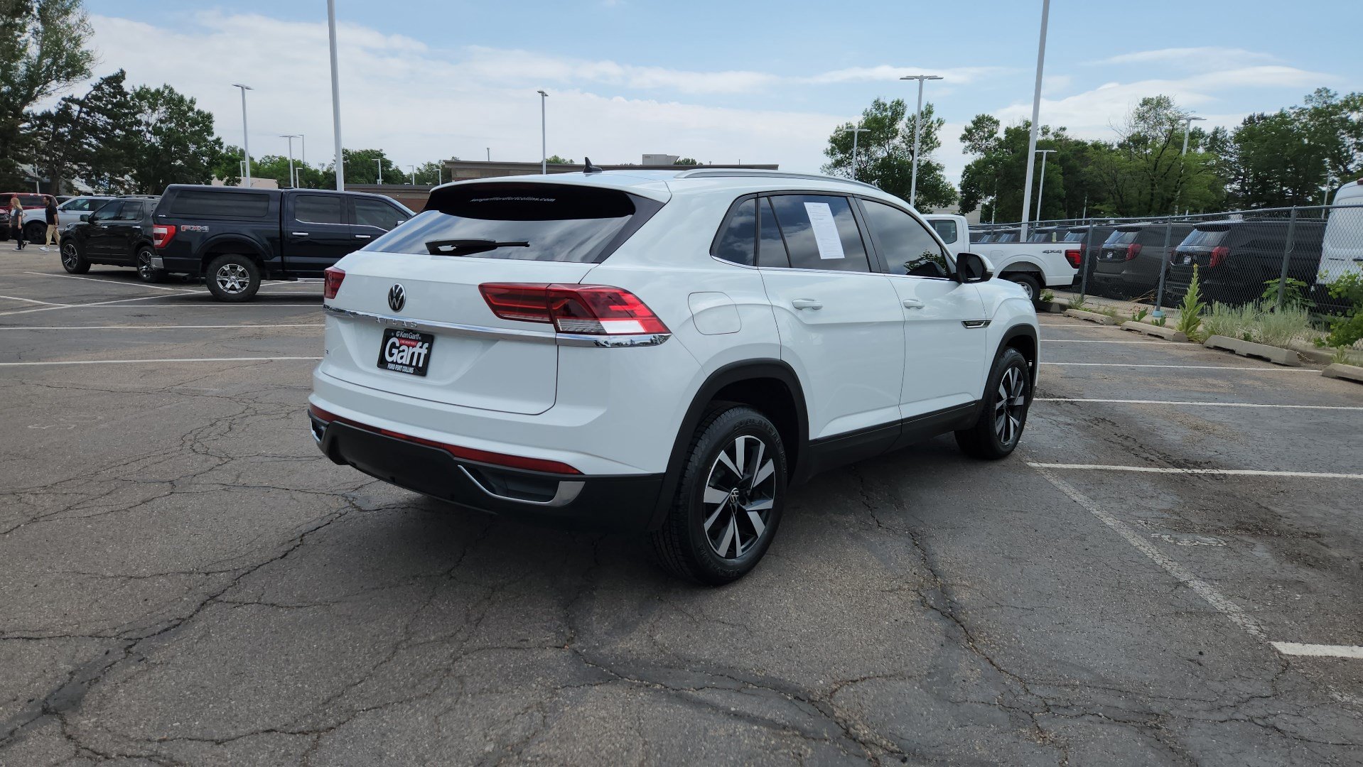 Used 2022 Volkswagen Atlas Cross Sport SE FWD image 10