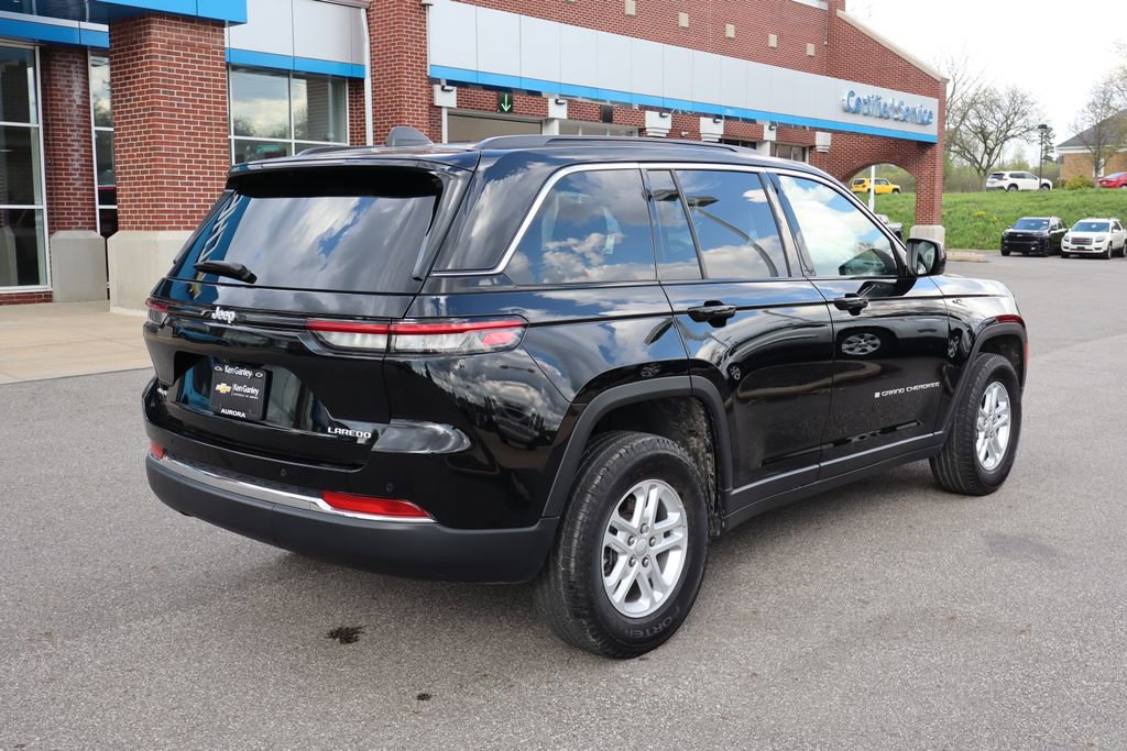 Used 2024 Jeep Grand Cherokee Laredo w/ Luxury Tech Group I AWD/4WD image 31