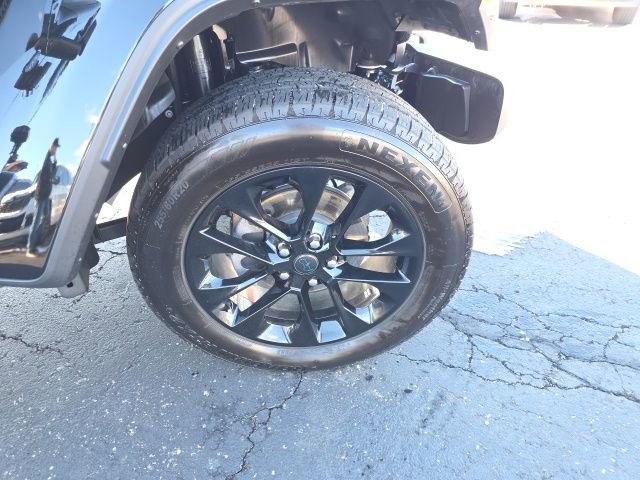 Used 2025 Jeep Wrangler Unlimited Sahara w/ Safety Group image 53