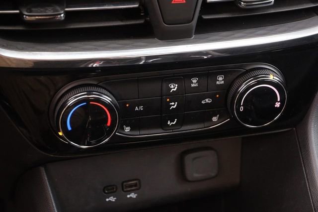 Used 2025 Buick Encore GX Sport Touring w/ Experience Buick Package image 17