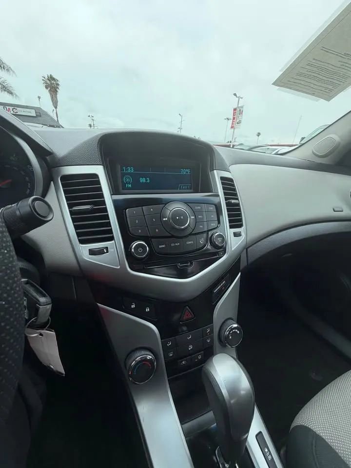 Used 2012 Chevrolet Cruze LS w/ Connectivity Package image 6
