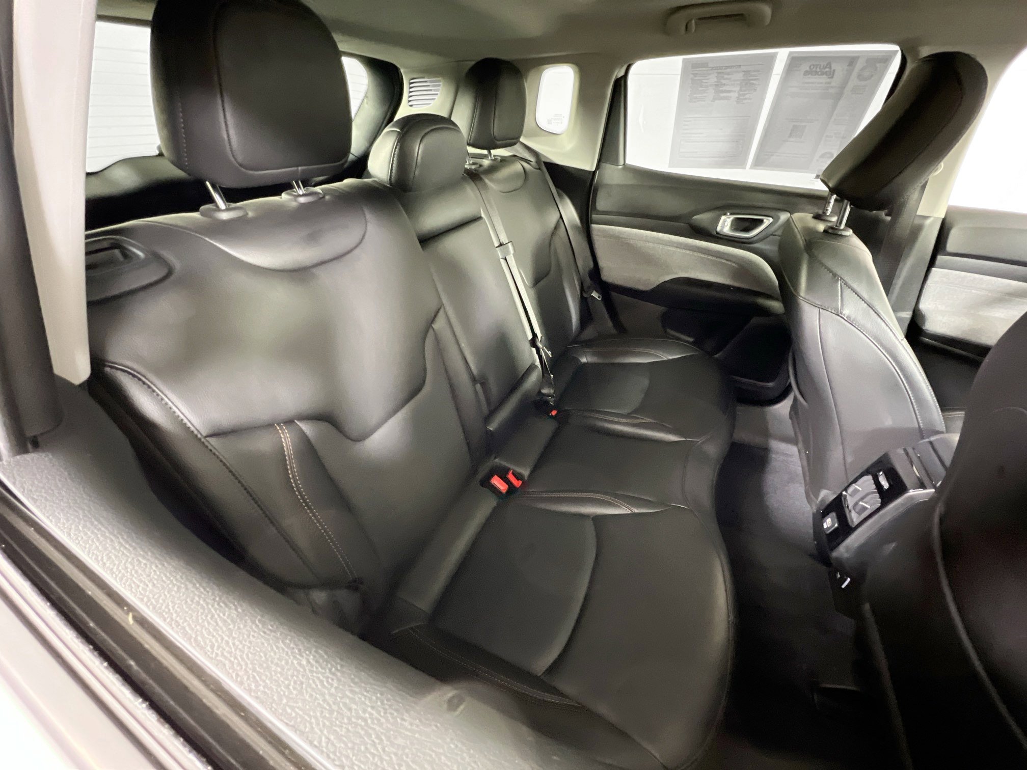 Used 2022 Jeep Compass Latitude w/ Sun and Sound Group AWD/4WD image 25