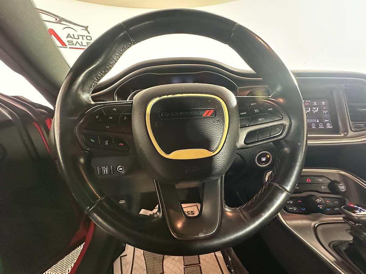 Used 2020 Dodge Challenger SXT RWD image 24