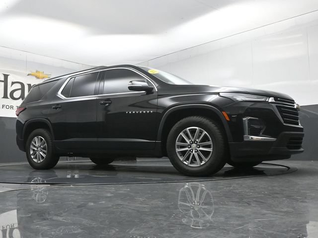 Used 2022 Chevrolet Traverse LT FWD image 2