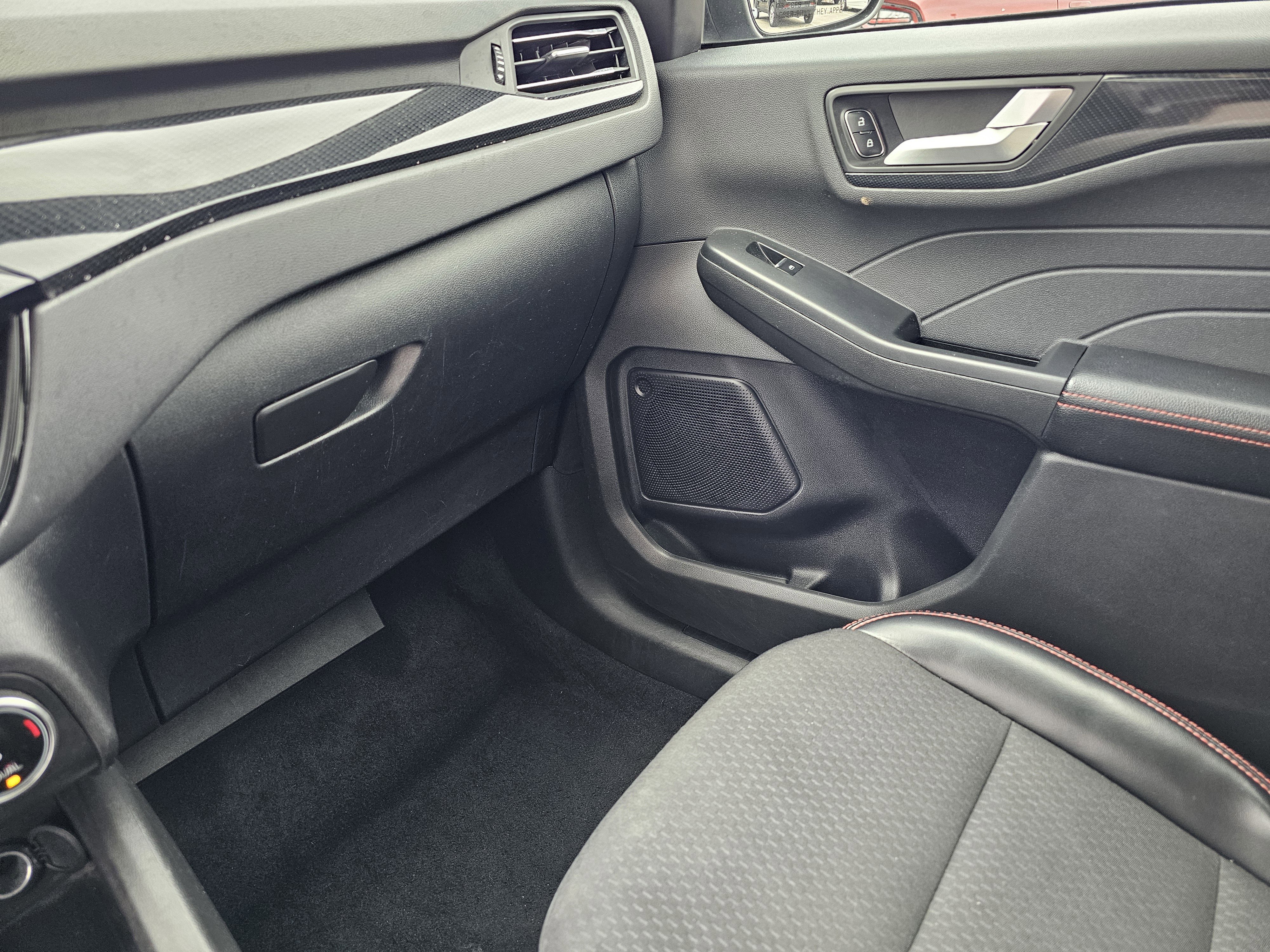 Used 2024 Ford Escape ST-Line image 26