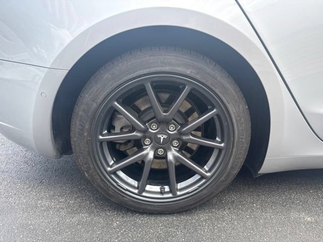 Used 2018 Tesla Model 3 Long Range RWD image 17