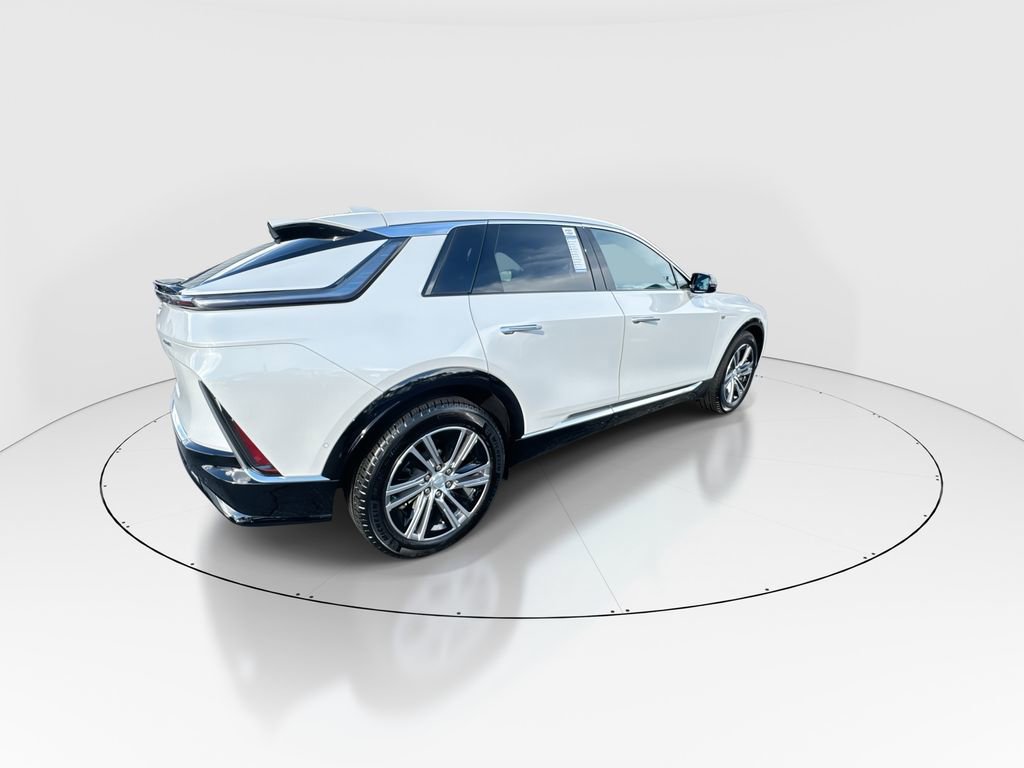 Used 2025 Cadillac Lyriq Luxury w/ LPO, Floor Liner Package image 8
