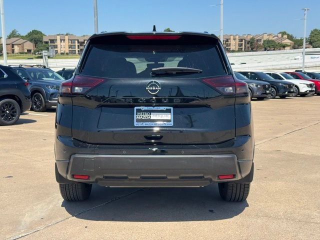 Used 2026 Nissan Rogue Dark Armor FWD image 5