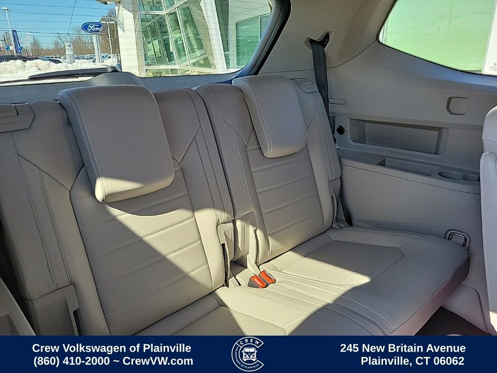 Certified 2025 Volkswagen Atlas SEL image 47