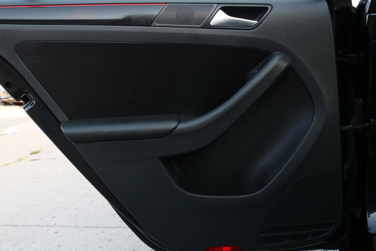 Used 2017 Volkswagen Jetta GLI FWD image 29