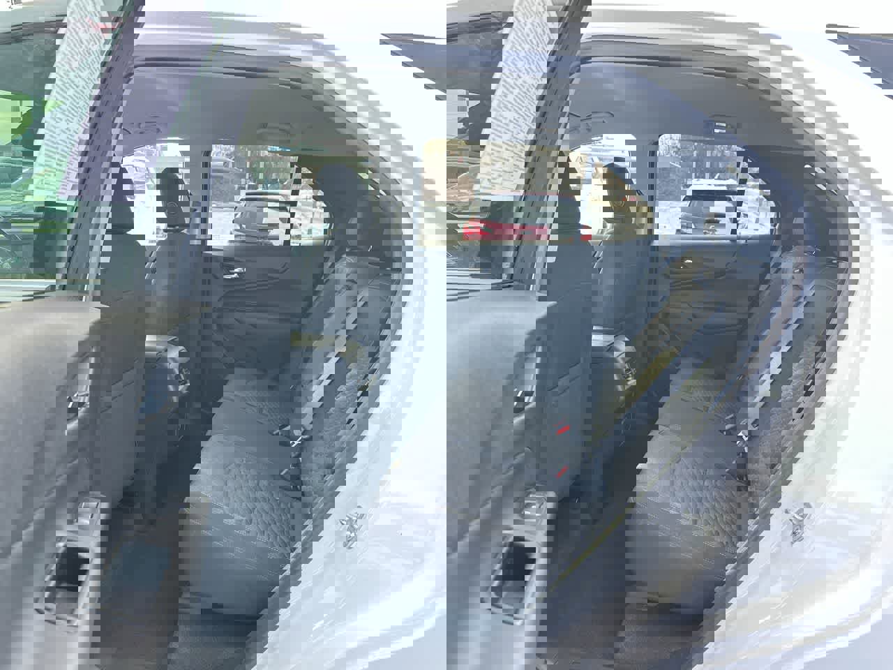 Used 2020 Chevrolet Equinox LT w/ Driver Convenience Package image 24