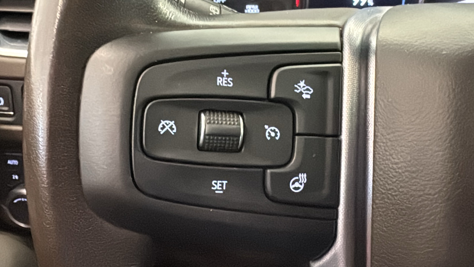 Used 2021 GMC Yukon SLT w/ SLT Luxury Plus Package AWD/4WD image 13