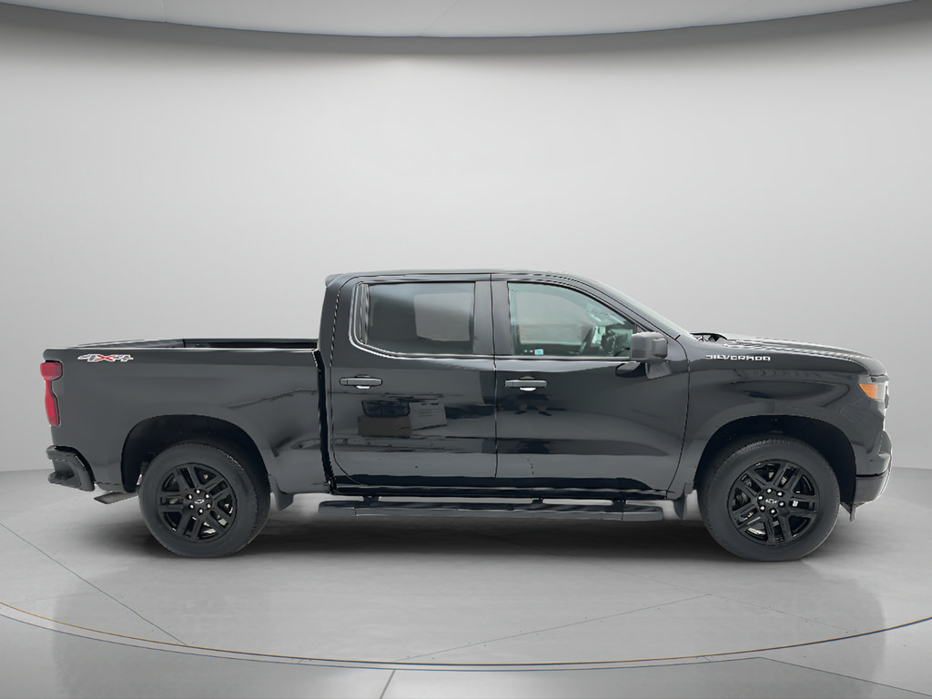 Used 2024 Chevrolet Silverado 1500 Custom AWD/4WD image 4