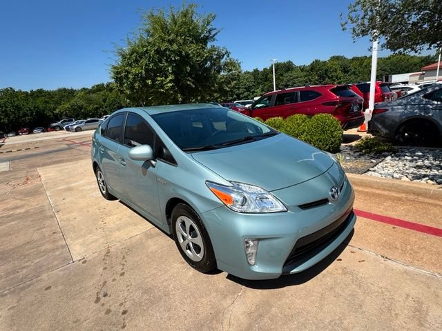 Used 2015 Toyota Prius Three FWD image 2