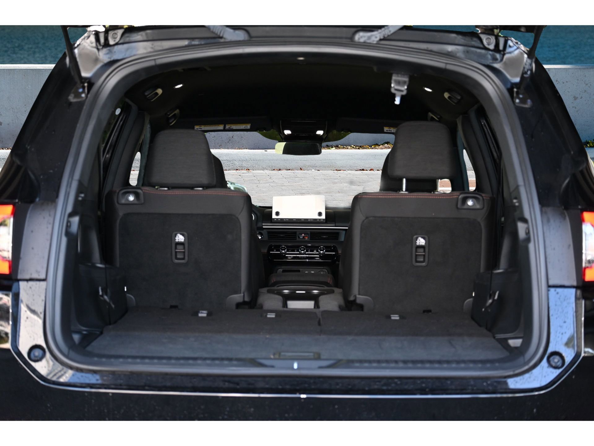 New 2025 Honda Pilot Sport image 9