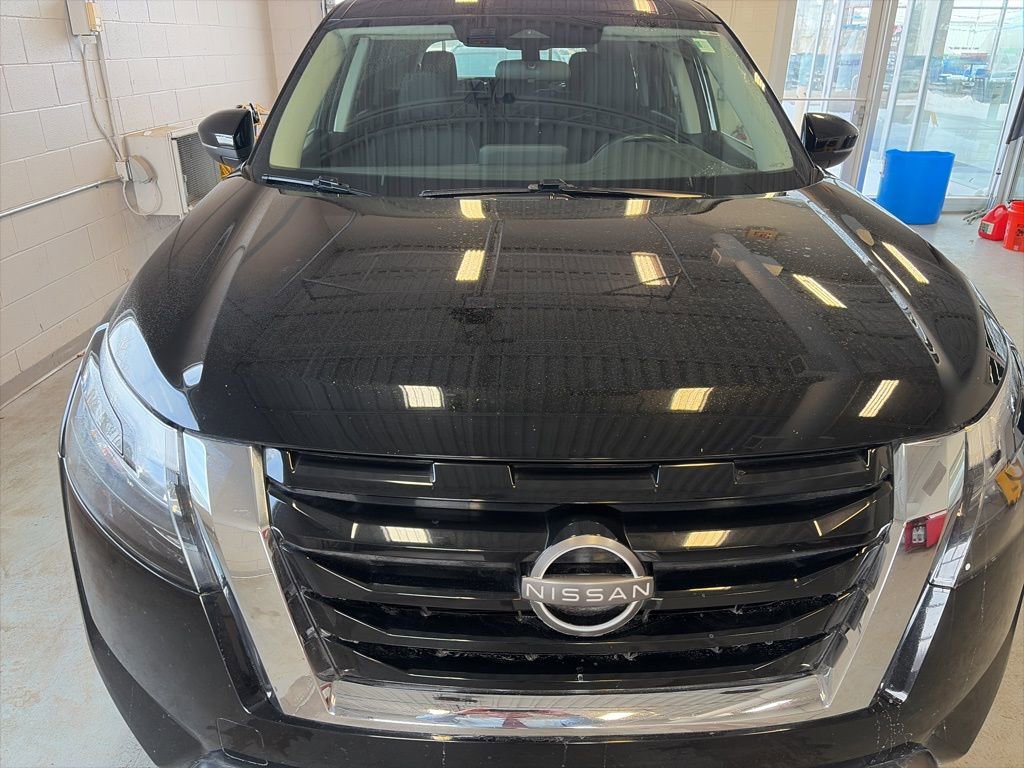 Used 2023 Nissan Pathfinder SV w/ Cargo Package image 30