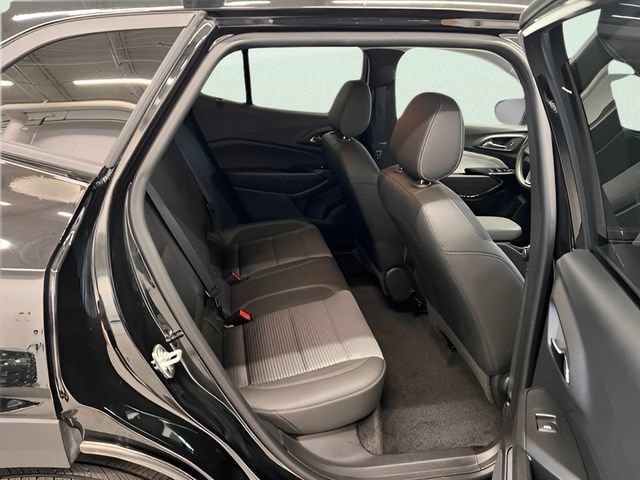 Certified 2025 Chevrolet Trax LT FWD image 7