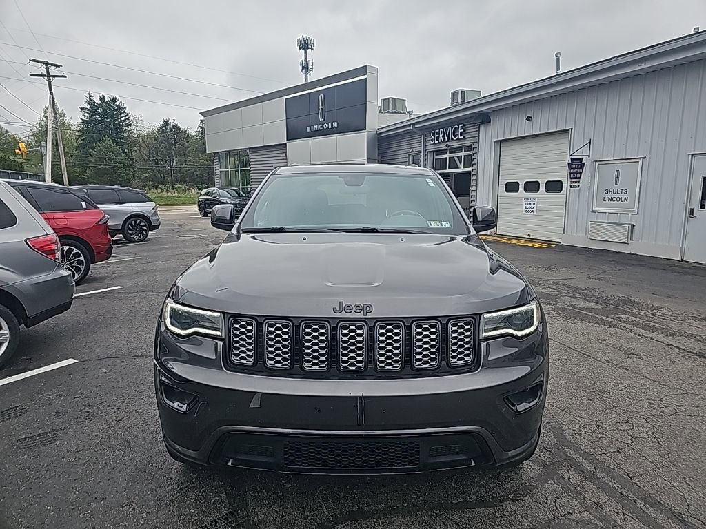 Used 2021 Jeep Grand Cherokee Laredo X AWD/4WD image 2