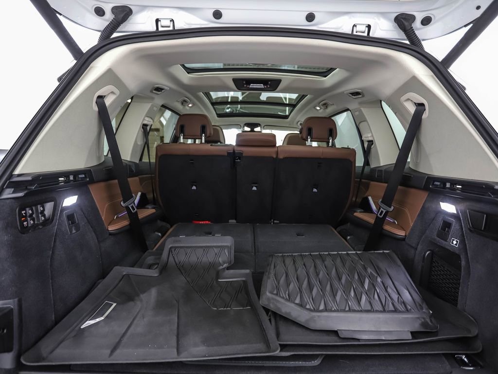 Used 2024 BMW X7 xDrive40i w/ Premium Package image 29