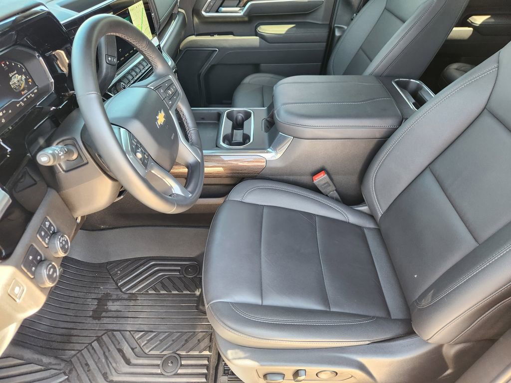 Used 2025 Chevrolet Silverado 2500 LT w/ Texas Edition image 16