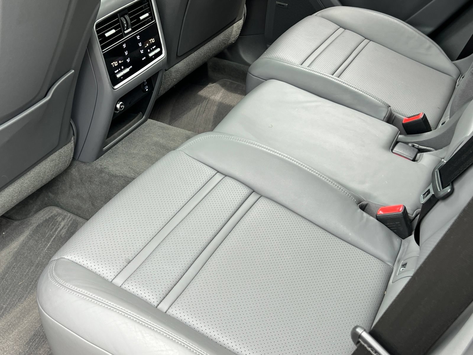 Certified 2023 Porsche Cayenne AWD/4WD image 20