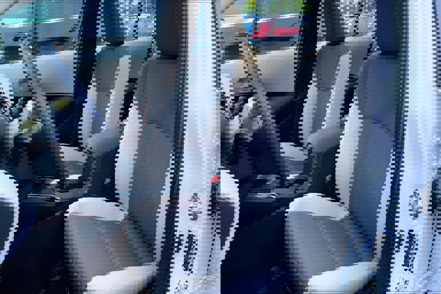 Used 2025 Toyota Corolla LE FWD image 8