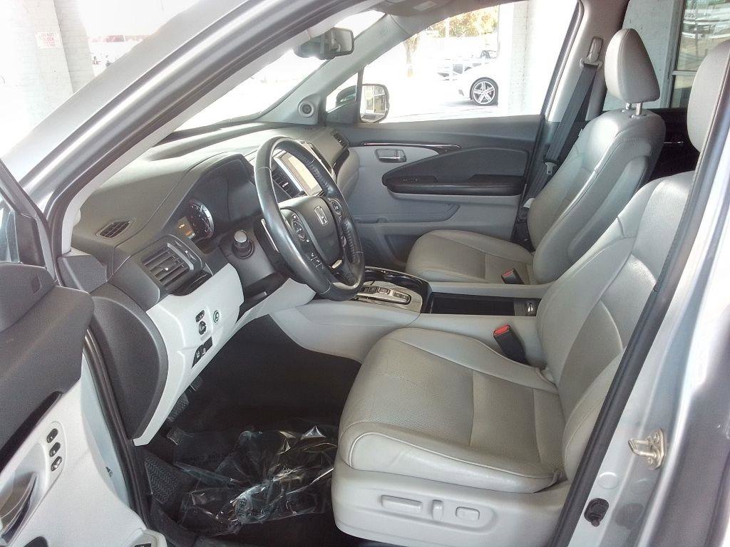 Used 2017 Honda Pilot Elite image 14