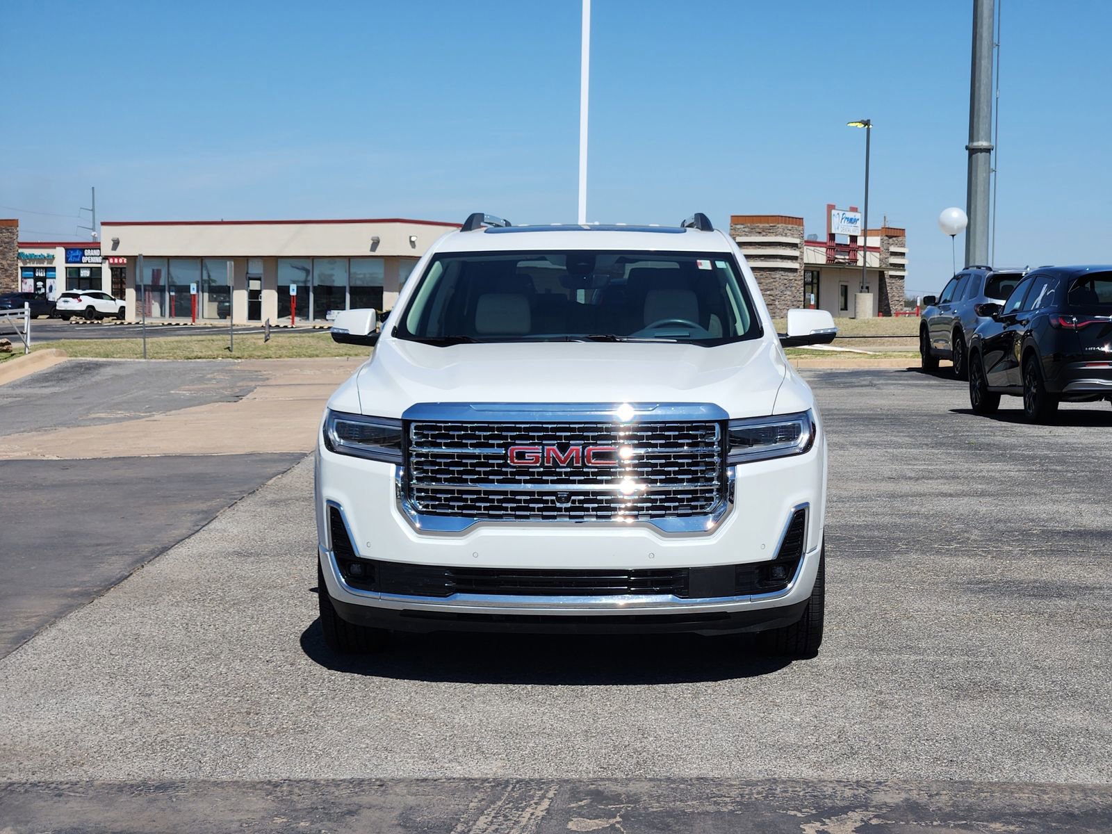 Used 2022 GMC Acadia Denali w/ Denali Technology Package image 6