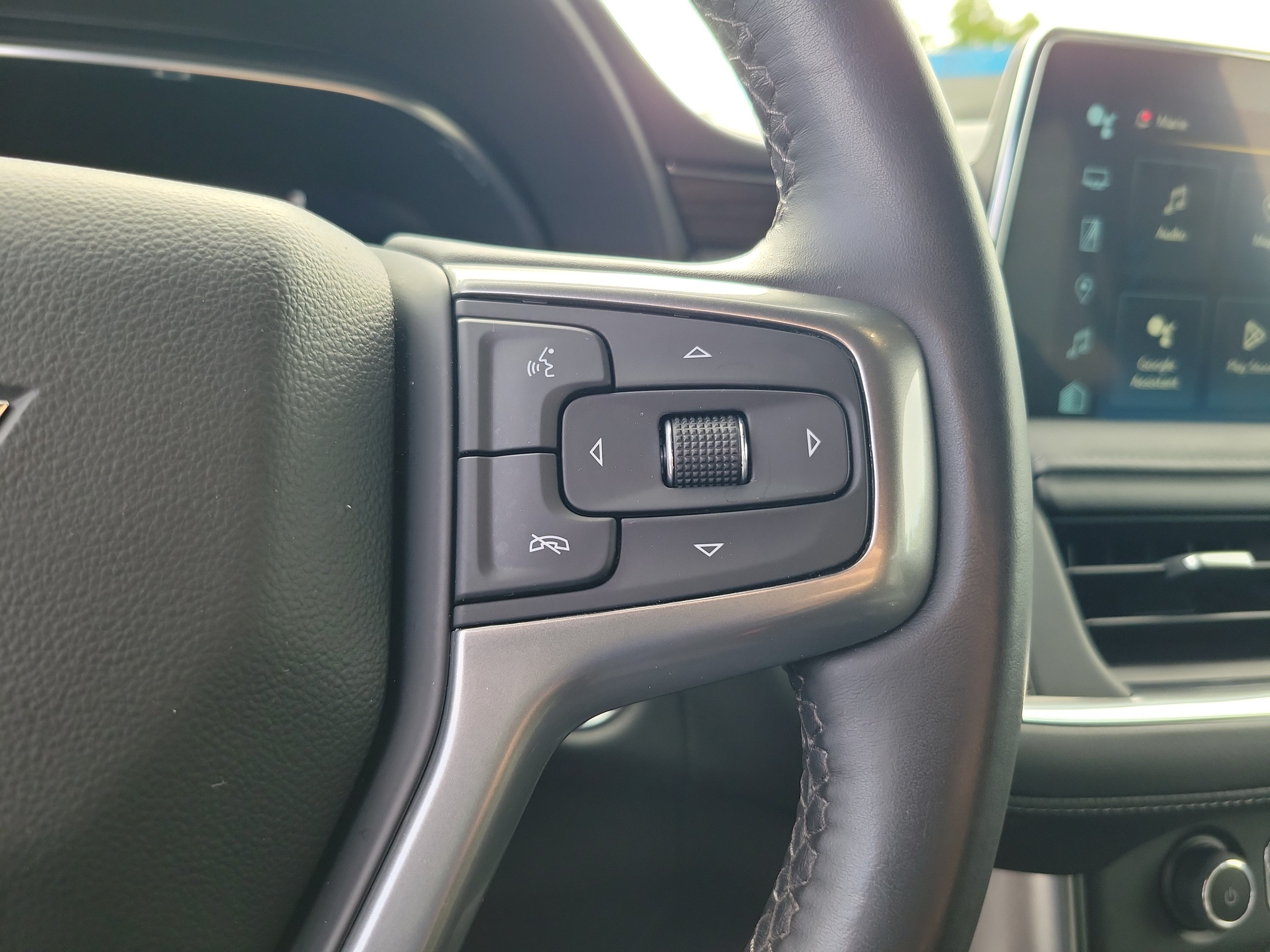 Used 2022 Chevrolet Suburban Z71 AWD/4WD image 21