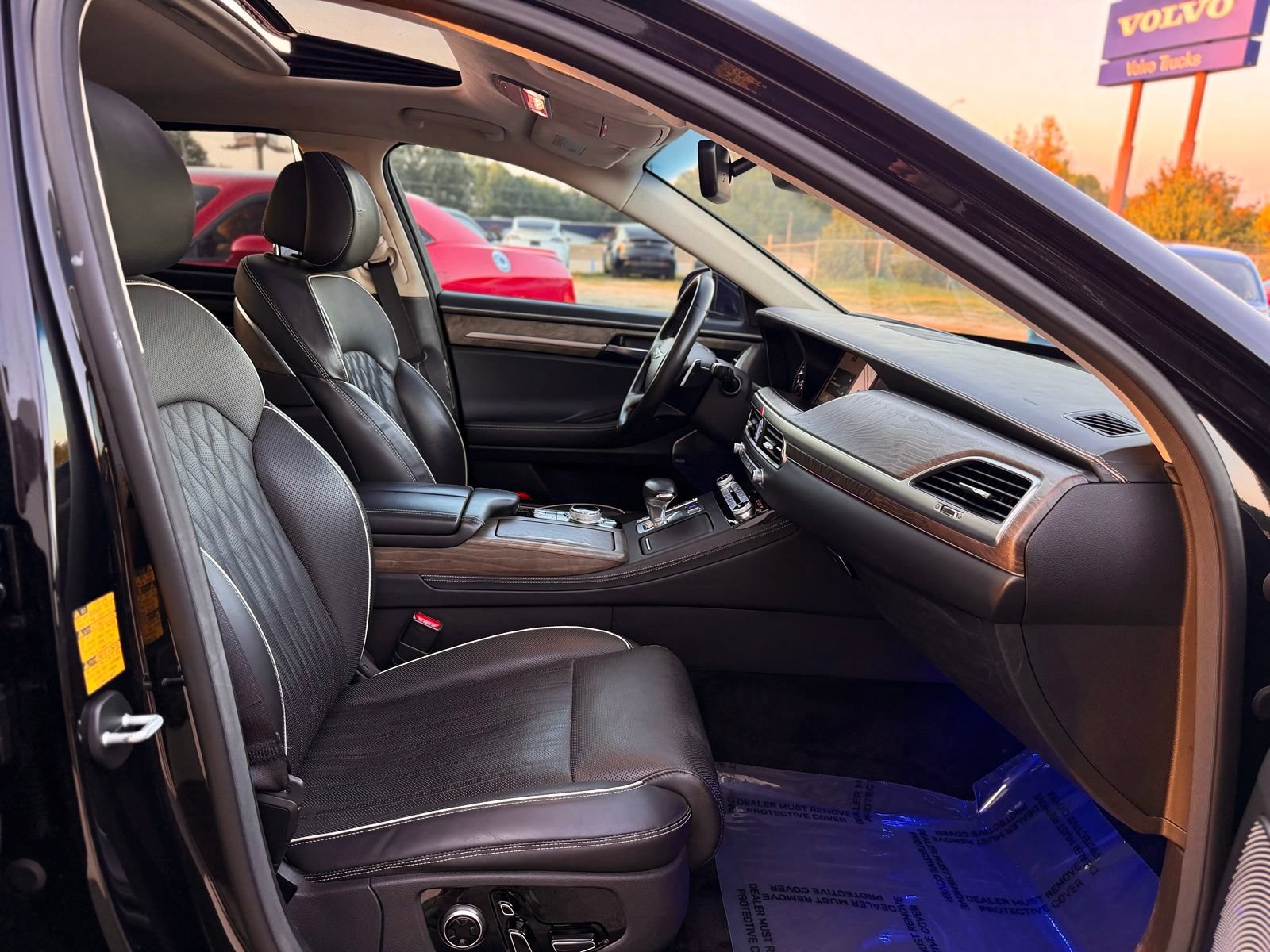 Used 2020 Genesis G90 3.3T Premium RWD image 39