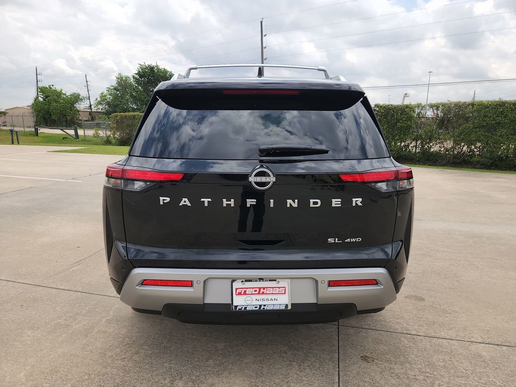 Certified 2025 Nissan Pathfinder SL image 6