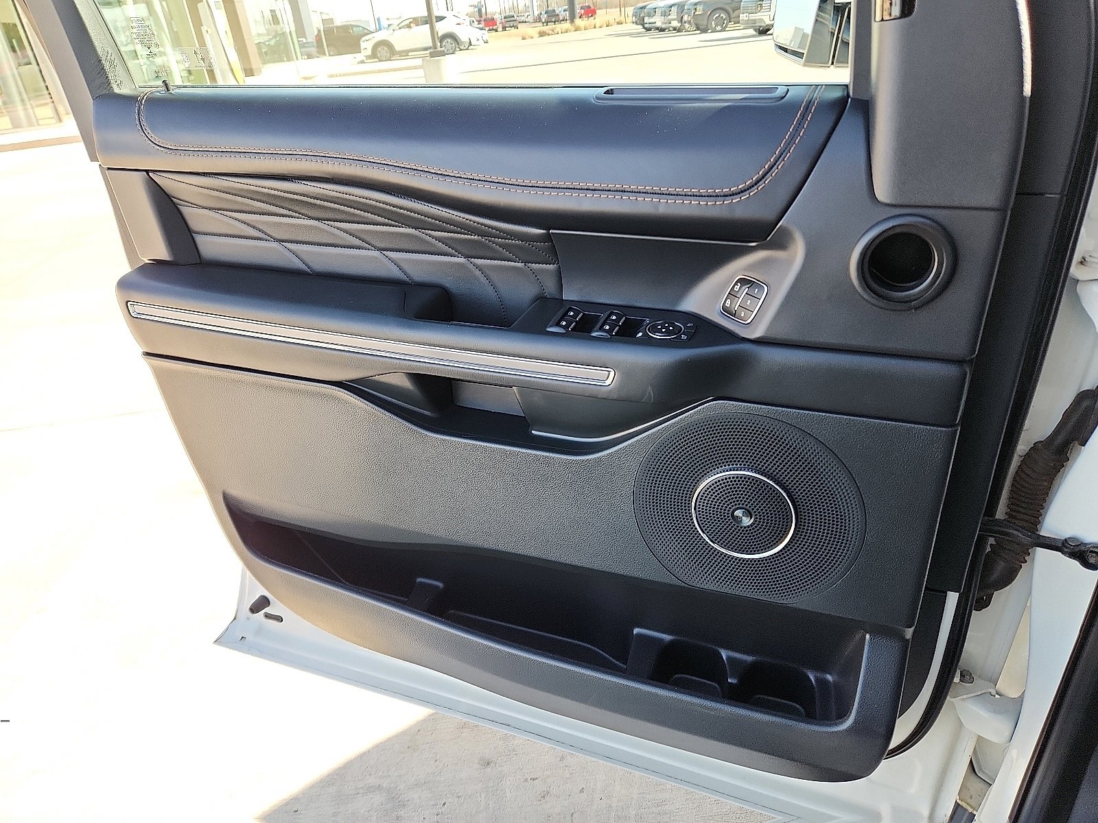 Used 2022 Ford Expedition Max Platinum image 13