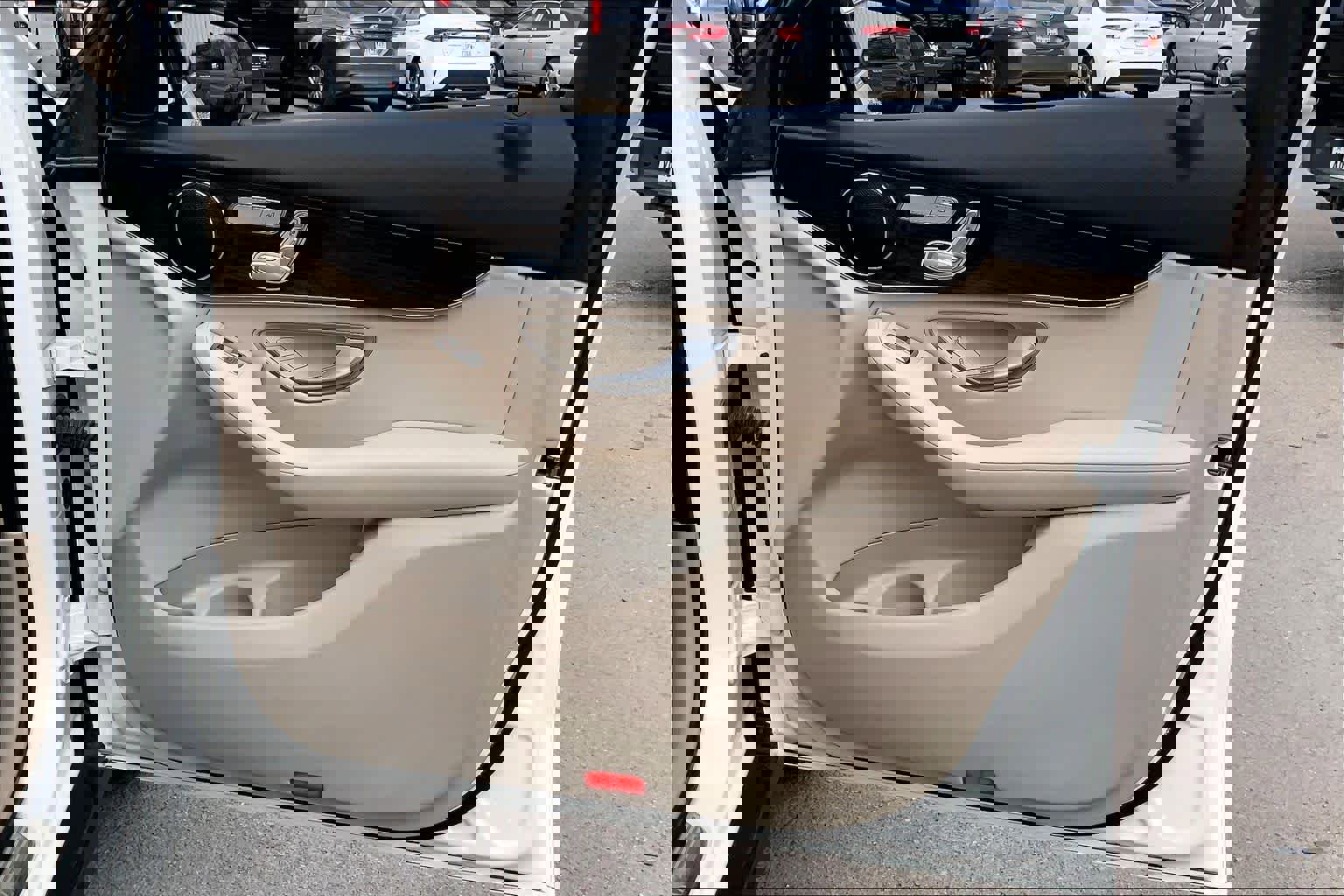 Used 2022 Mercedes-Benz GLC 300 image 21