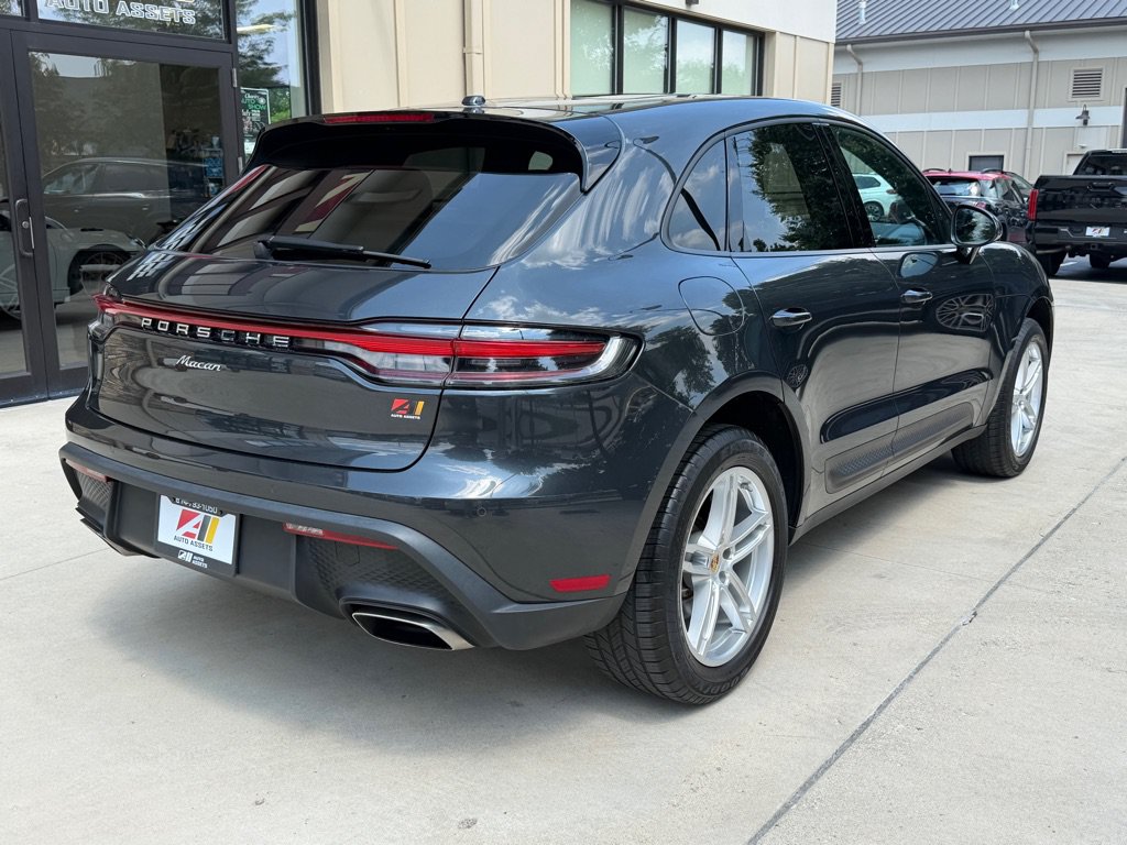 Used 2023 Porsche Macan AWD/4WD image 9