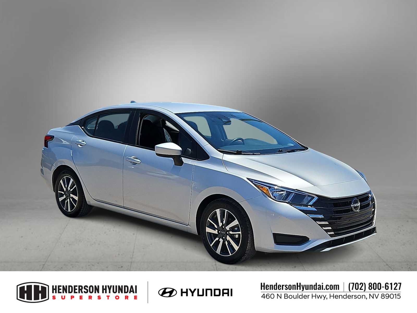 Used 2023 Nissan Versa SV FWD image 2