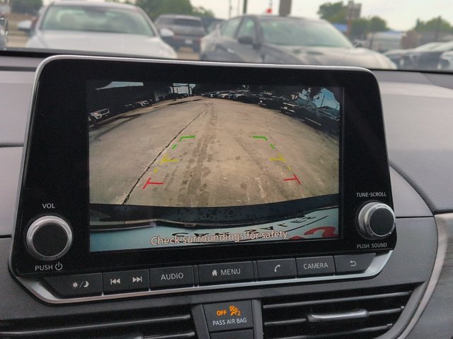 Used 2025 Nissan Altima 2.5 SV FWD image 17
