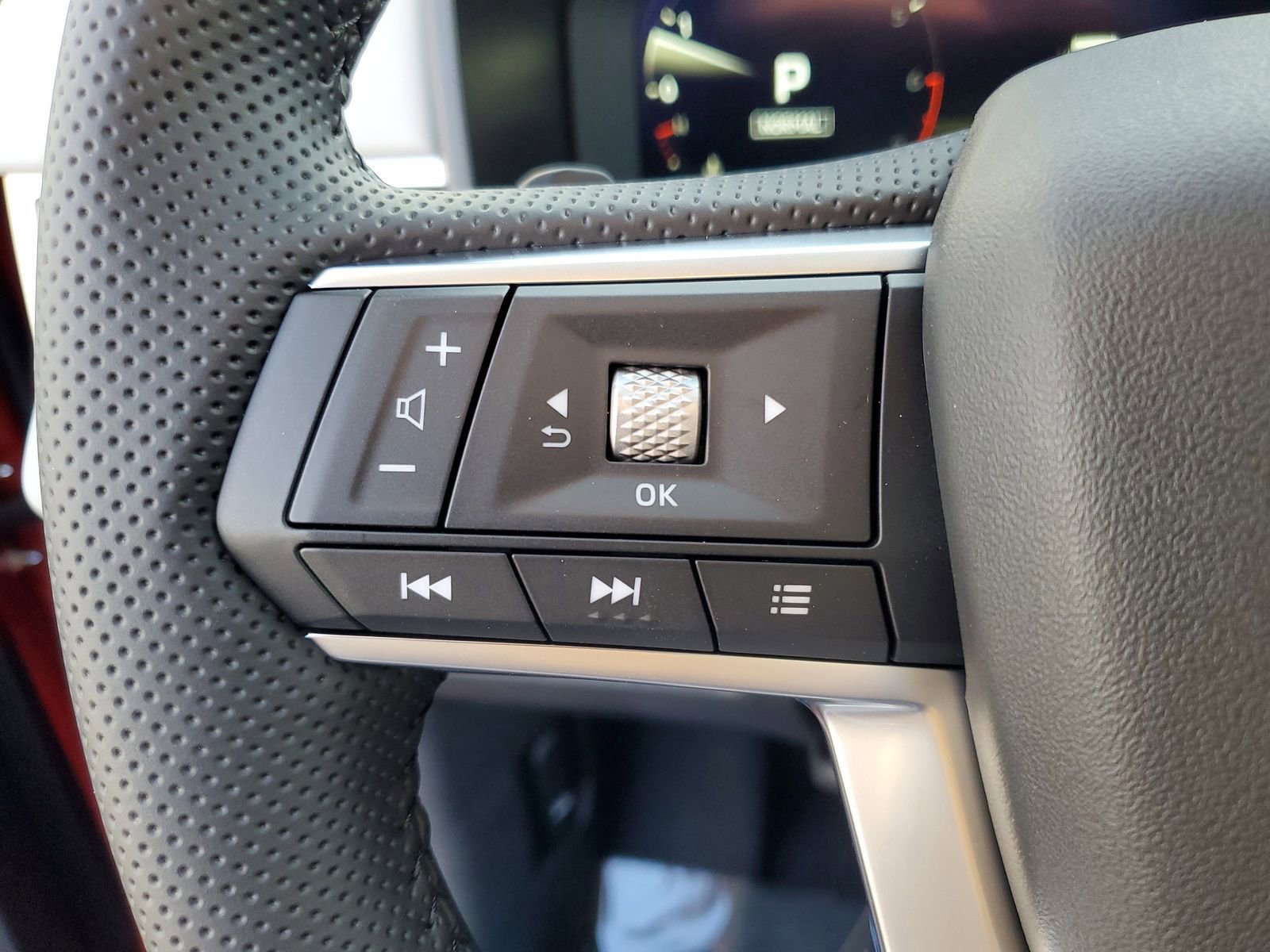 New 2025 Mitsubishi Outlander SE FWD image 12