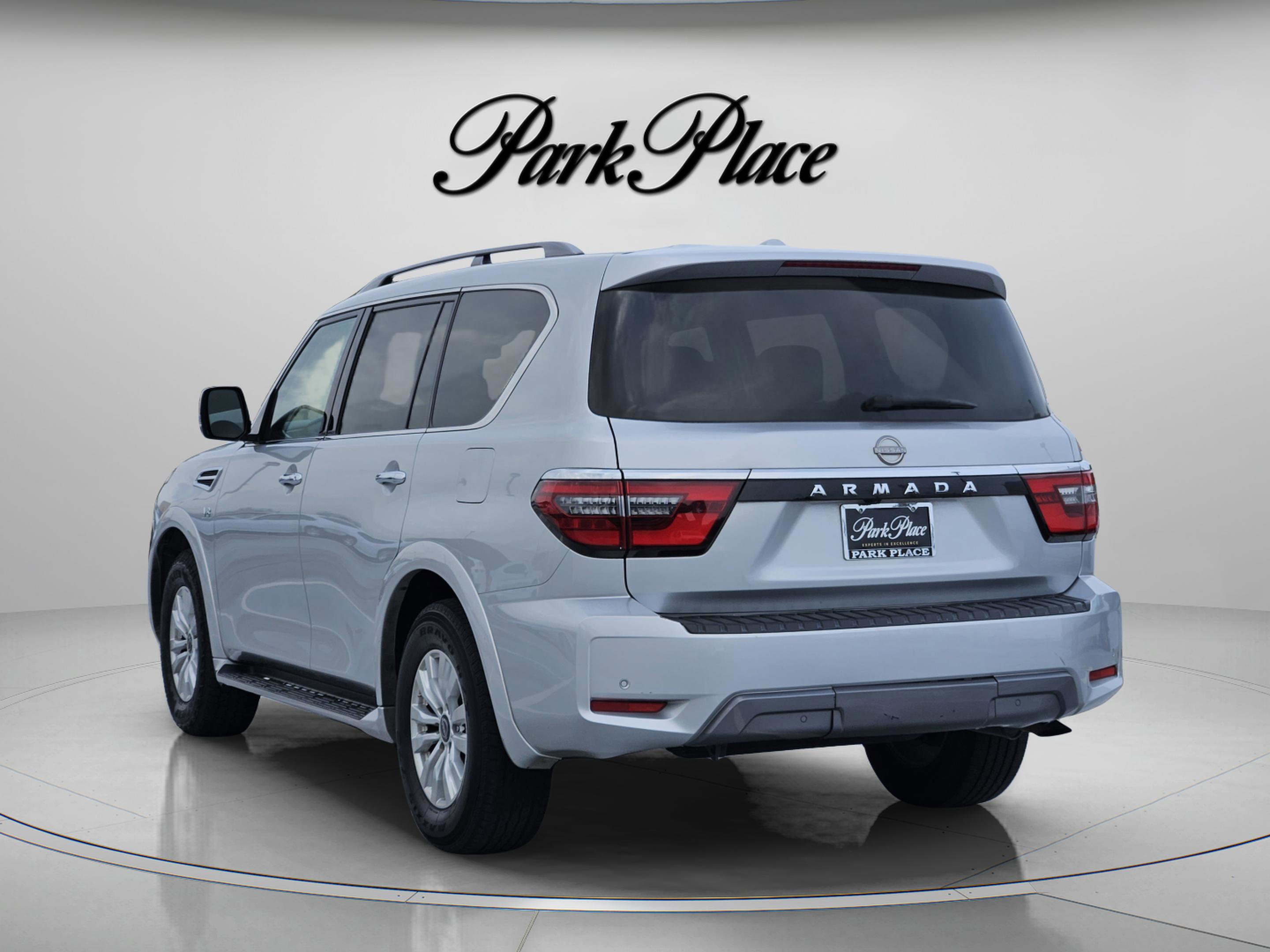 Used 2021 Nissan Armada SV image 3