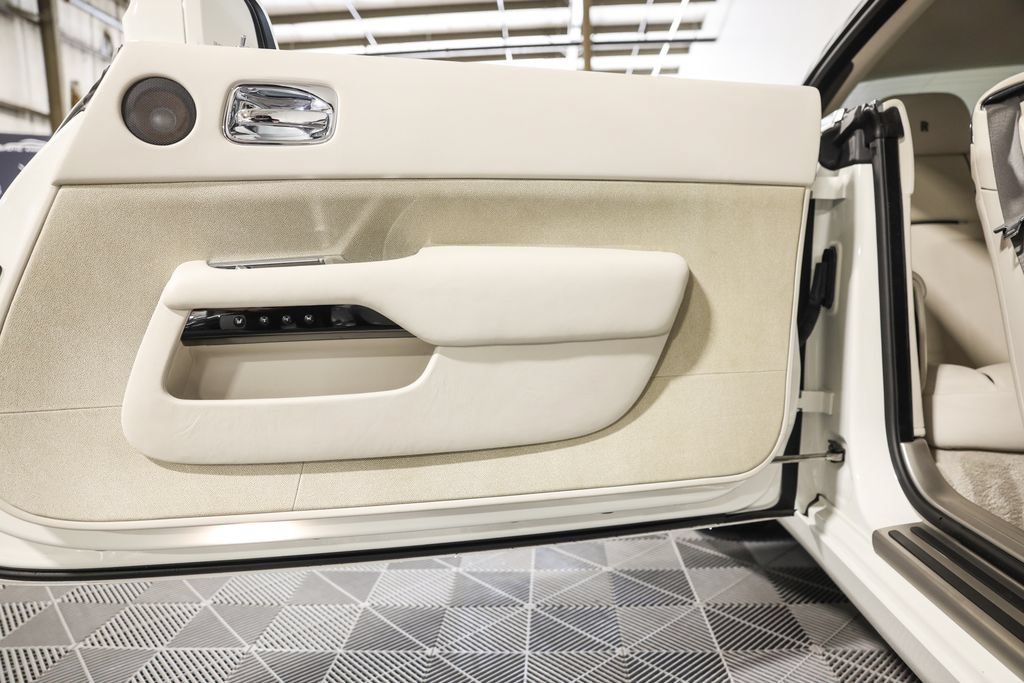 Used 2014 Rolls-Royce Wraith RWD image 24